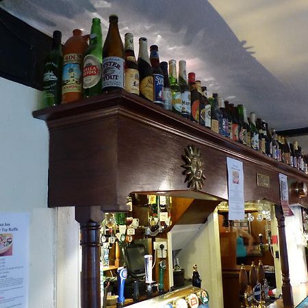 The Sun Inn Englefield Green Εξωτερικό φωτογραφία