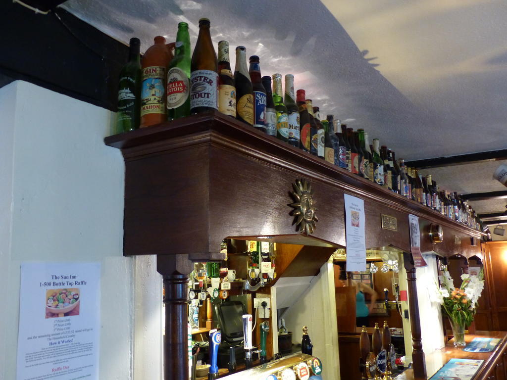 The Sun Inn Englefield Green Εξωτερικό φωτογραφία