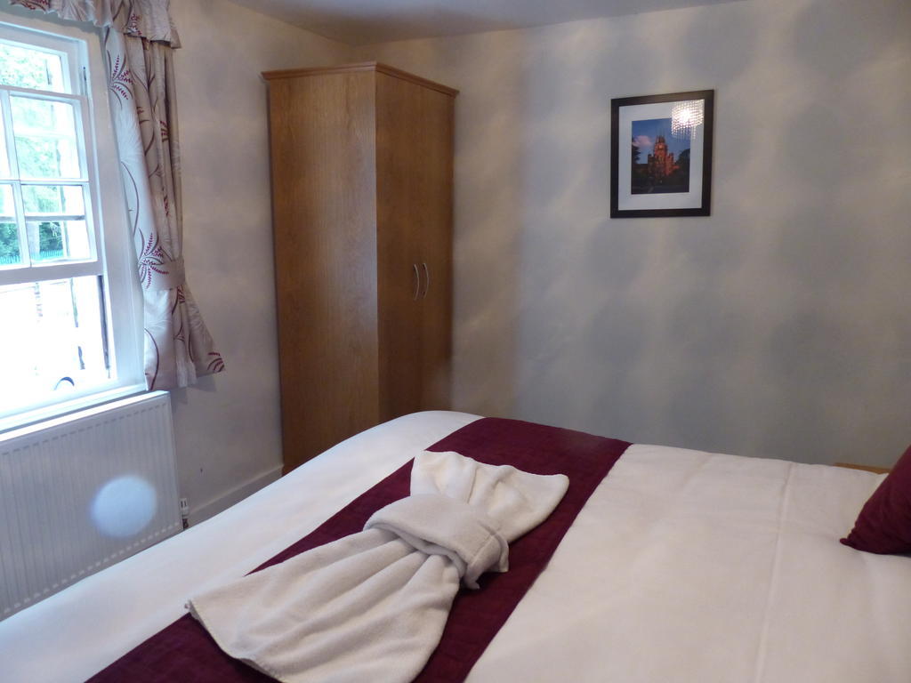 The Sun Inn Englefield Green Δωμάτιο φωτογραφία