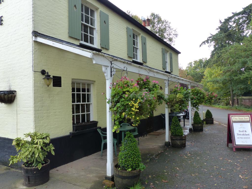 The Sun Inn Englefield Green Δωμάτιο φωτογραφία